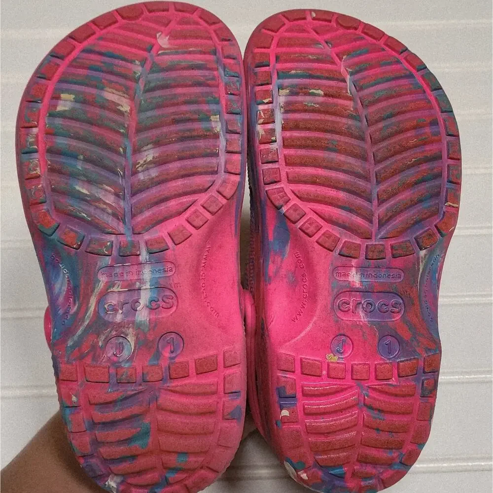 Crocs Classic Marbled Kids Clogs Sandals Size 1 Kids Pink